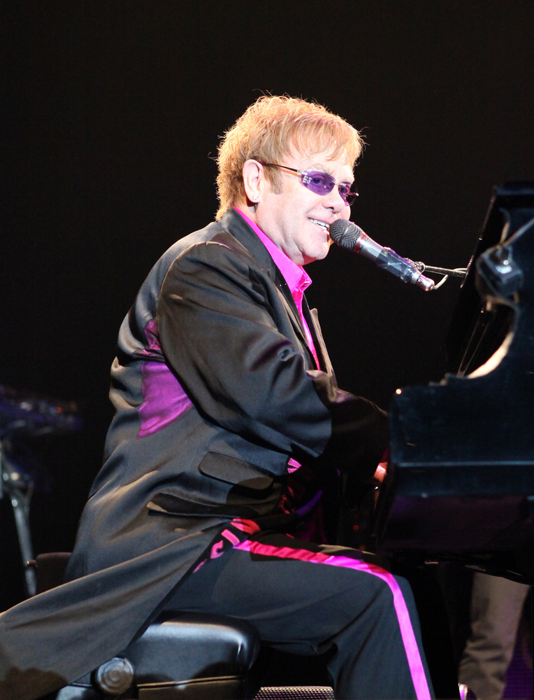 Elton John & Billie Jean King Raise $700K for AIDS Support